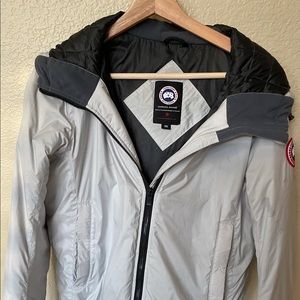 Canadá Goose medium light grey jacket. Authentic